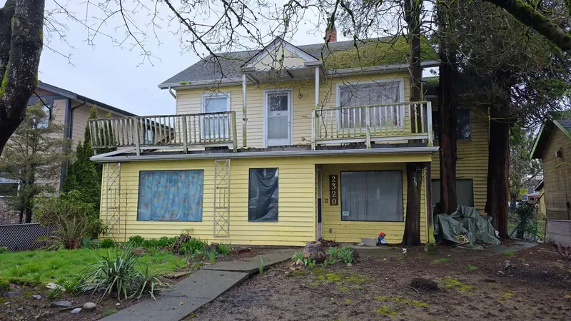 2320 BOEING AVENUE - photo 4 of 11