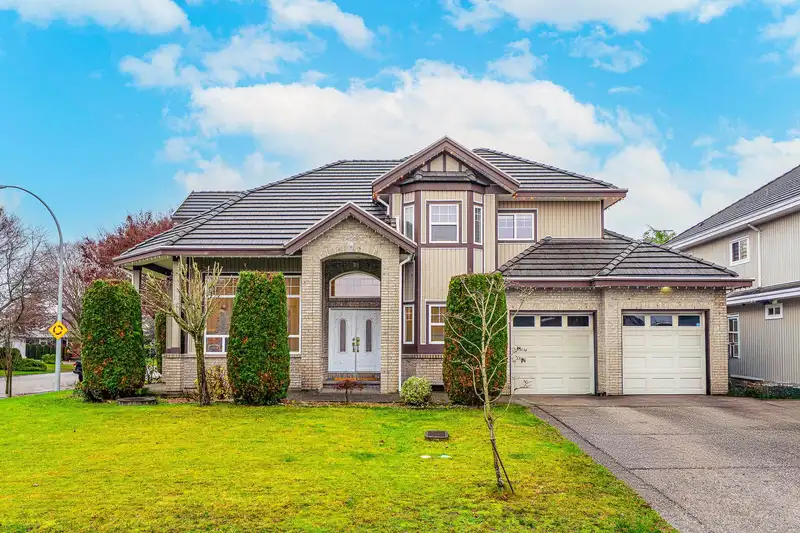 6368 189A STREET - photo 2 of 40