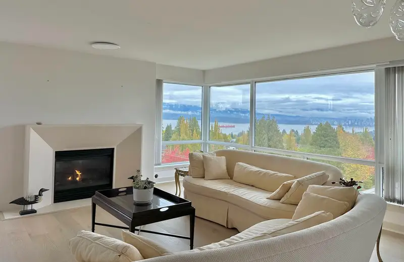 10 2575 TOLMIE STREET - photo 3 of 18