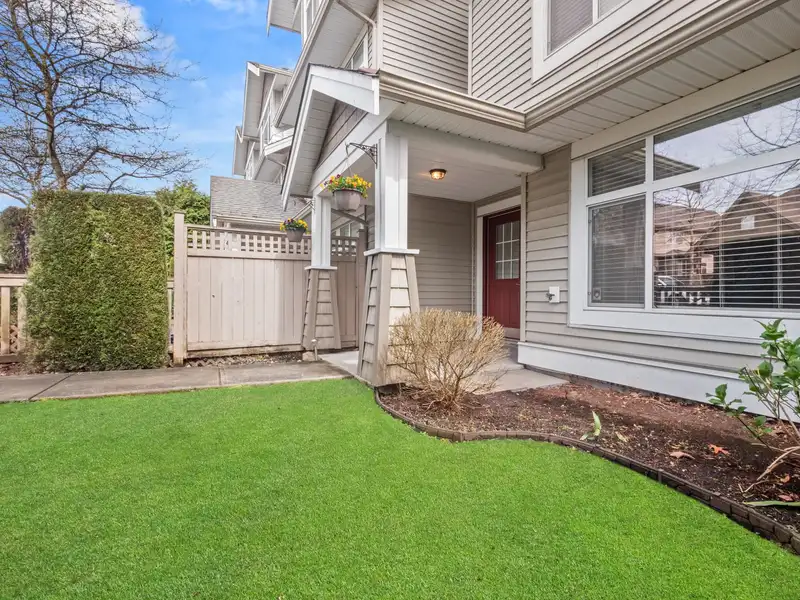 42 19330 69 AVENUE - photo 3 of 34