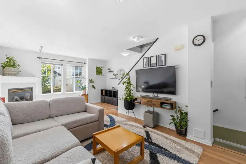 16 6533 121 STREET - photo 3 of 23