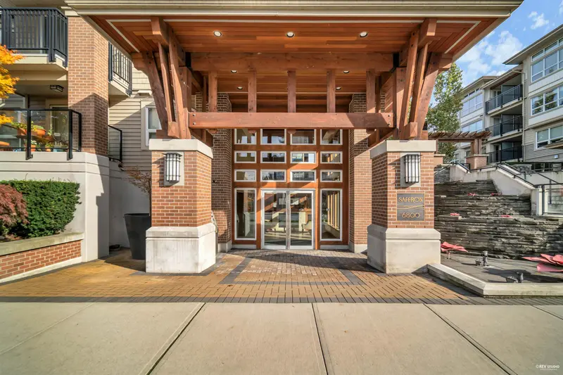 407 6800 ECKERSLEY ROAD - photo 2 of 25