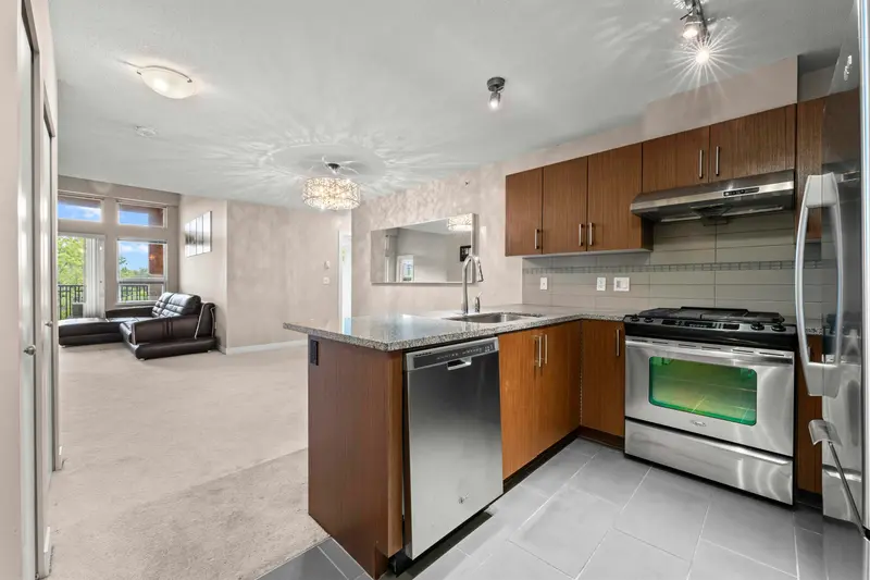 407 6800 ECKERSLEY ROAD - photo 4 of 25