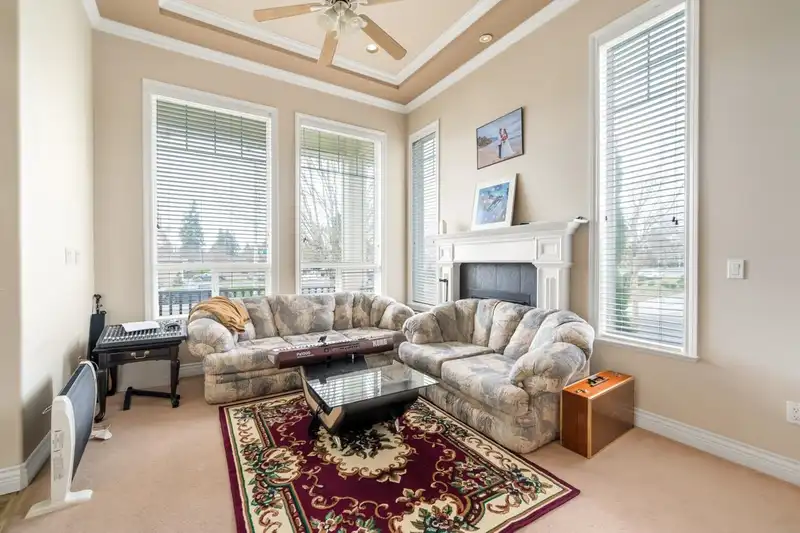 14496 74 AVENUE - photo 3 of 27