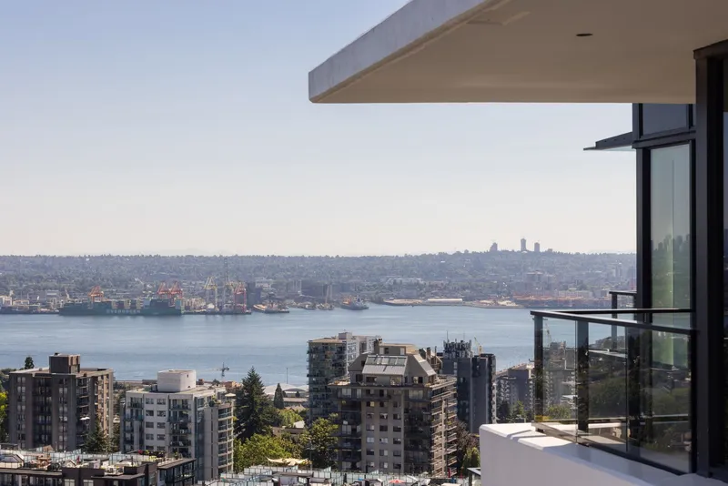 1705 135 E 13TH STREET - photo 1 of 25