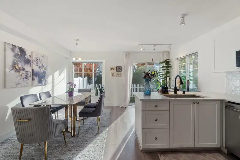 52 12110 75A AVENUE - photo 3 of 26