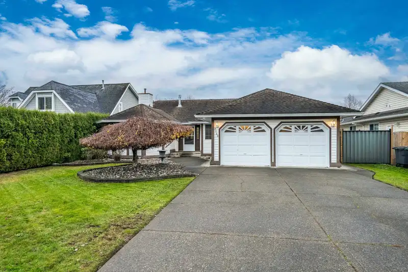 9148 160A STREET - photo 1 of 39