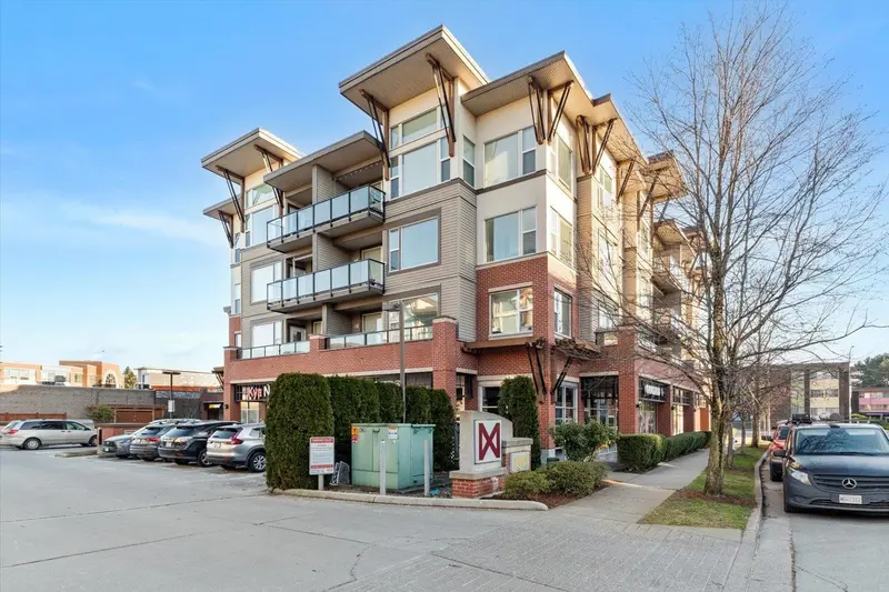 405 1975 MCCALLUM ROAD - photo 2 of 25