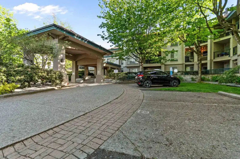 202 19528 FRASER HIGHWAY - photo 1 of 34