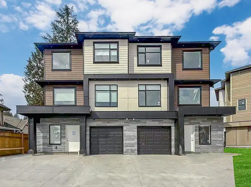 101 15861 111A AVENUE - photo 2 of 25