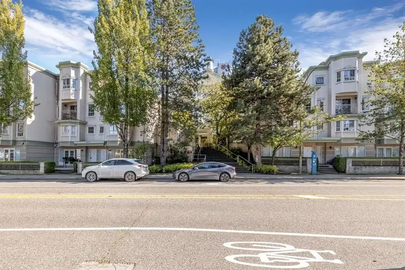 125 15268 105 AVENUE - photo 2 of 30