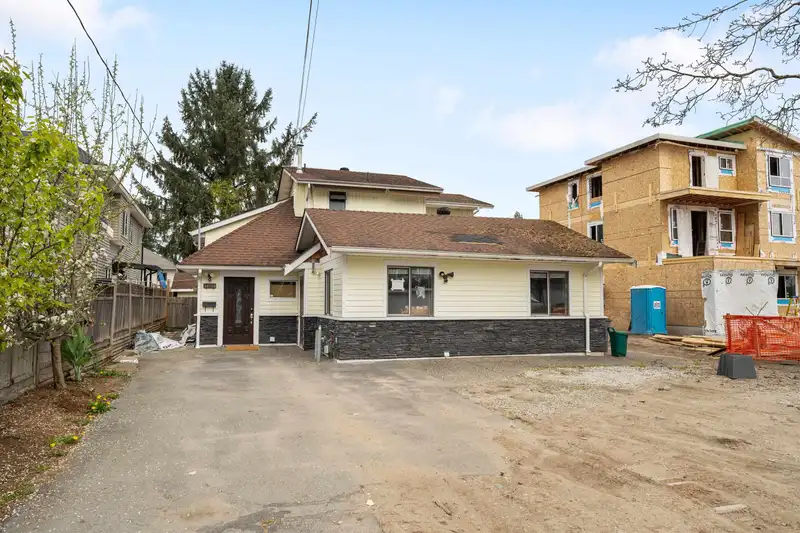 14115 110 AVENUE - photo 2 of 35