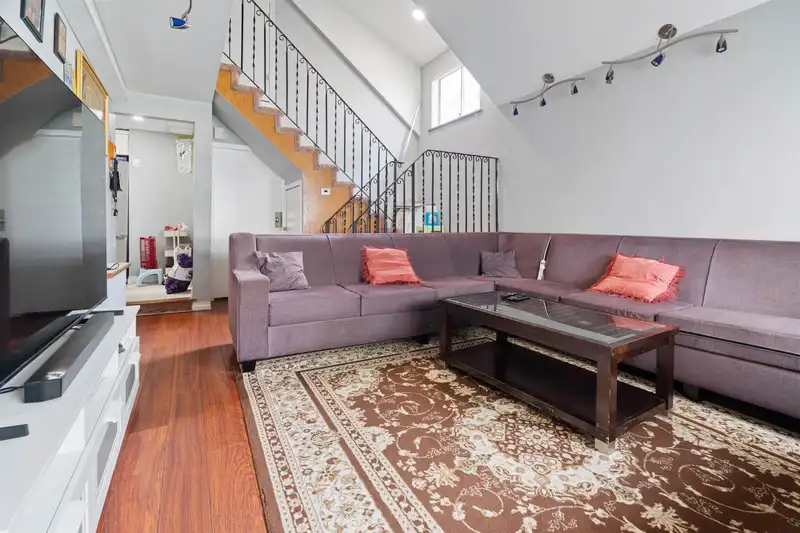 14115 110 AVENUE - photo 4 of 35