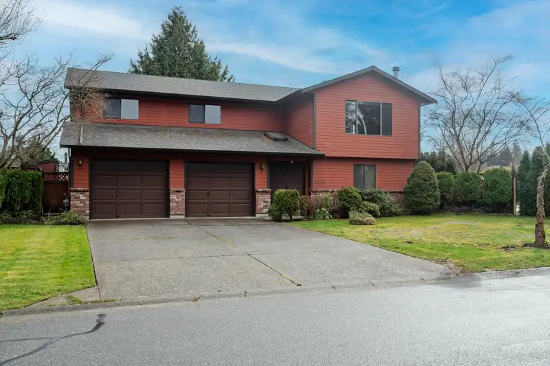 16106 95A AVENUE - photo 2 of 40