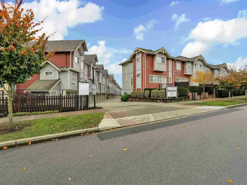 70 6945 185 STREET - photo 1 of 1