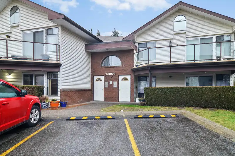 105 13894 102 AVENUE - photo 1 of 15