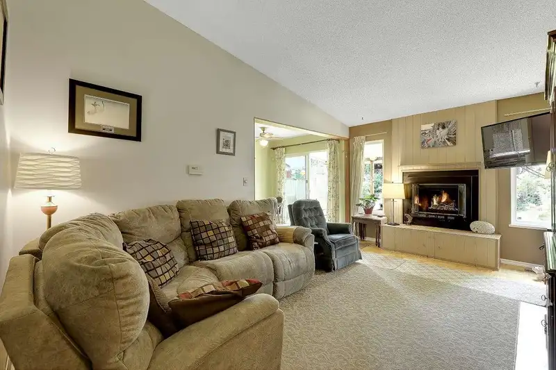 7261 129B STREET - photo 4 of 32