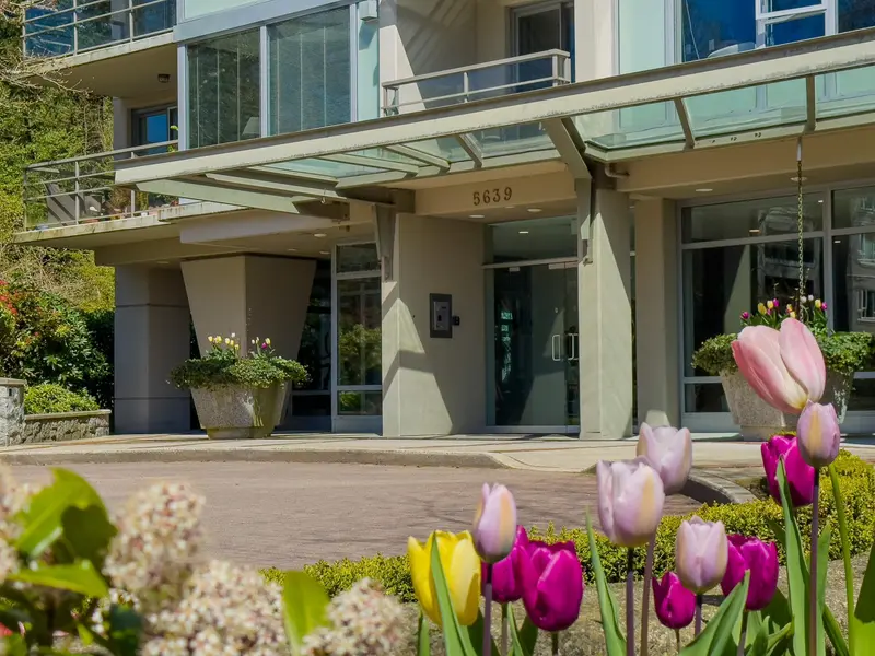 707 5639 HAMPTON PLACE - photo 2 of 25