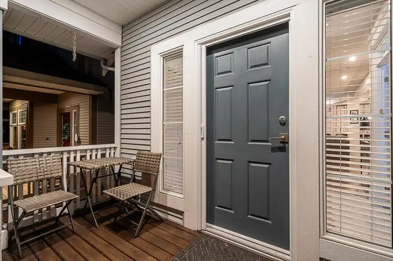 18947 71A AVENUE - photo 3 of 40