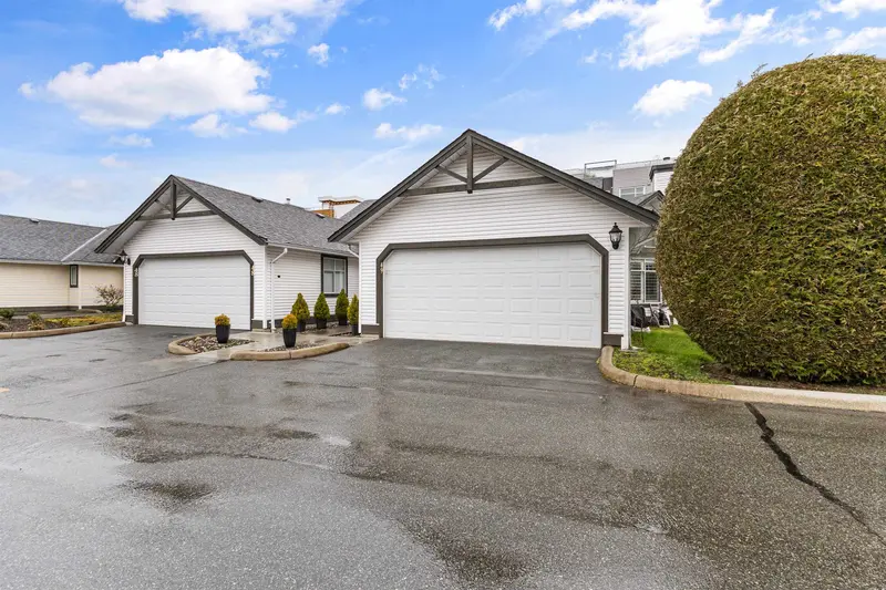 49 19649 53RD AVENUE - photo 3 of 25