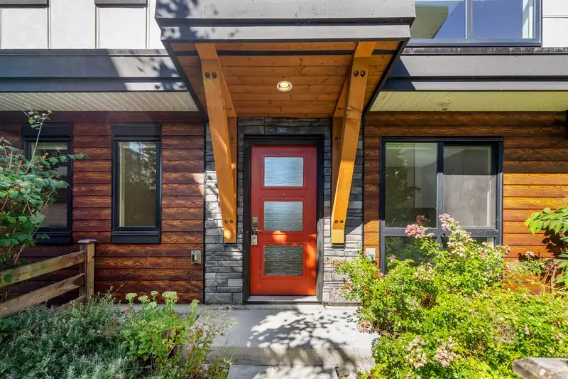 143 16488 64 AVENUE - photo 4 of 40