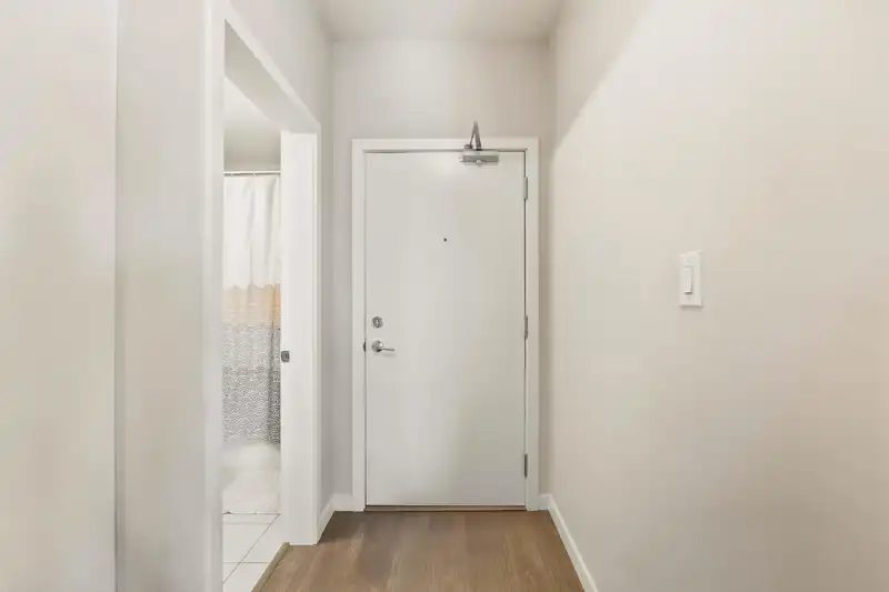 317 13768 108 AVENUE - photo 3 of 25