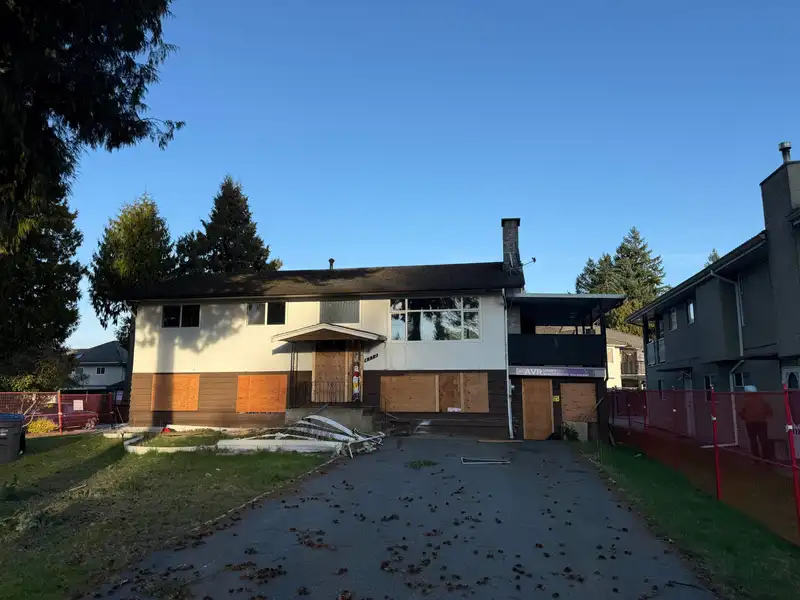 6112 132 STREET - photo 1 of 3