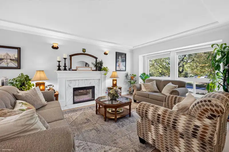 6308 122A STREET - photo 4 of 25