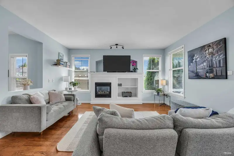 16827 60 AVENUE - photo 2 of 30