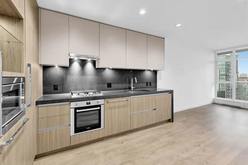 1306 6080 MCKAY AVENUE - photo 2 of 25