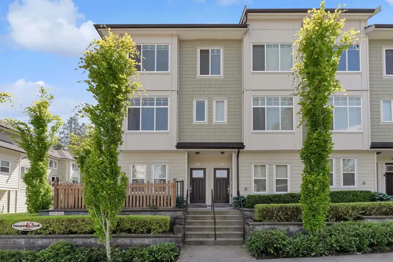 61 13670 62 AVENUE - photo 1 of 30