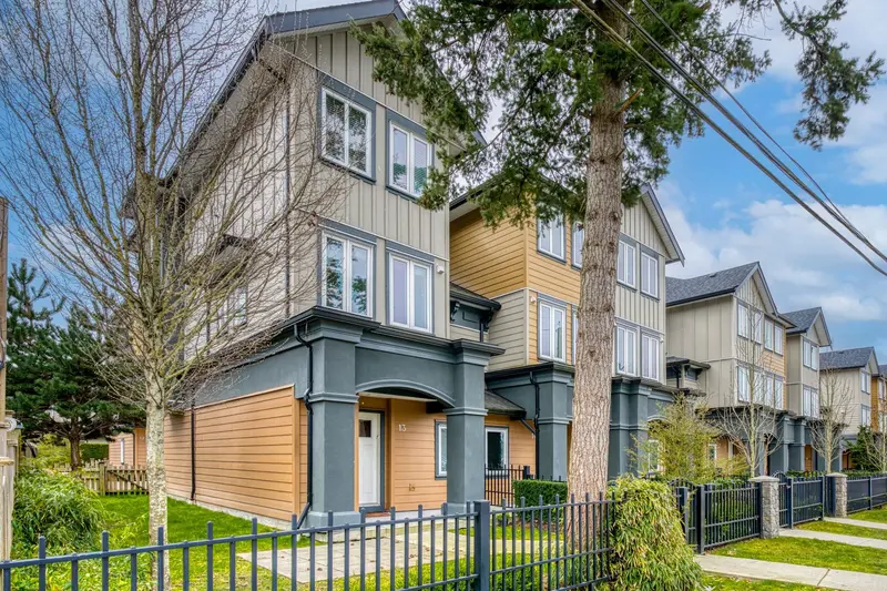 13 9800 GRANVILLE AVENUE - photo 3 of 25