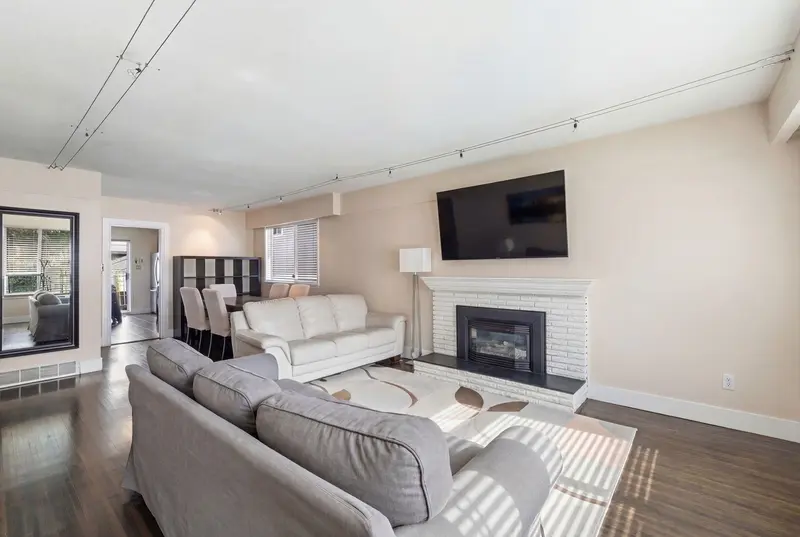 2779 W 33RD AVENUE - photo 3 of 18