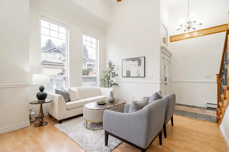 14594 67B AVENUE - photo 3 of 29