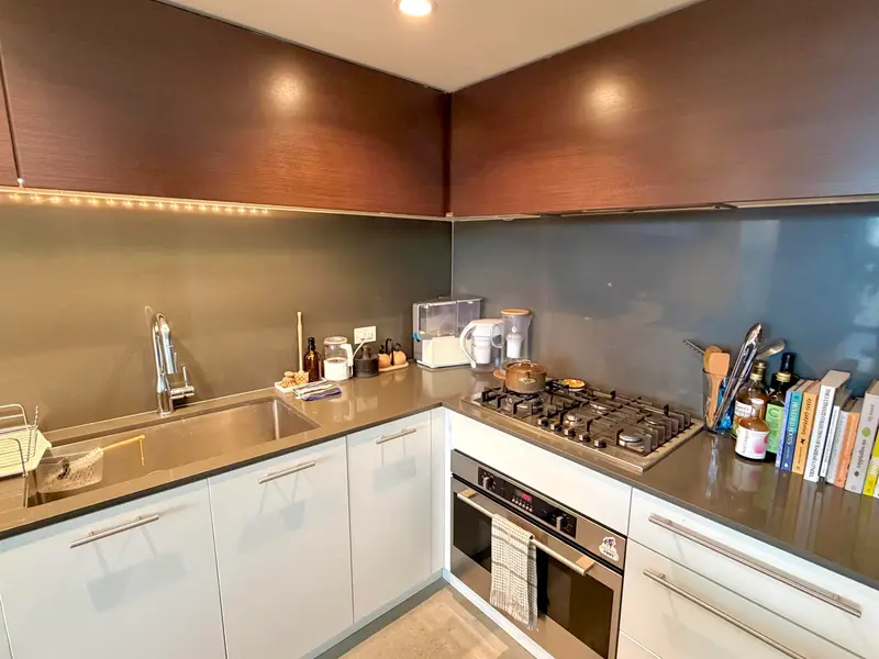 1005 150 E CORDOVA STREET - photo 3 of 18