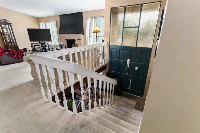 14635 59A AVENUE - photo 4 of 33