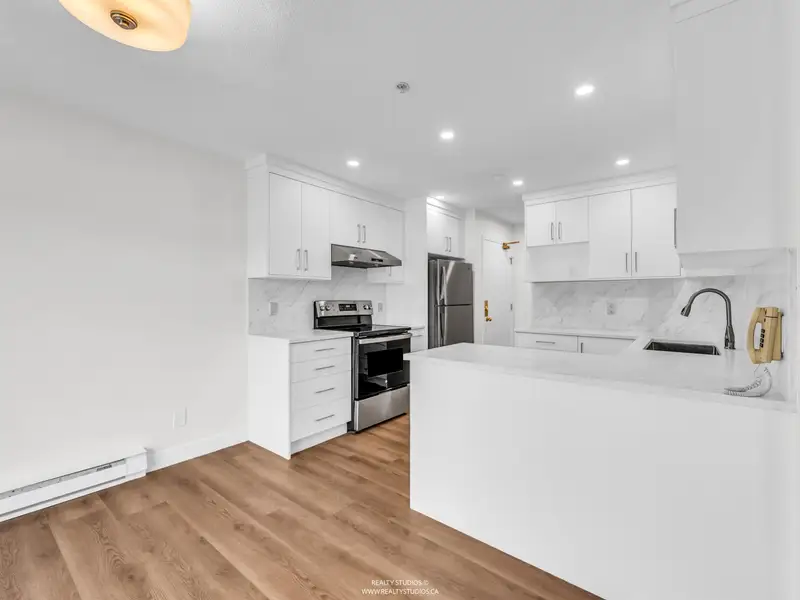 402 12130 80 AVENUE - photo 3 of 25