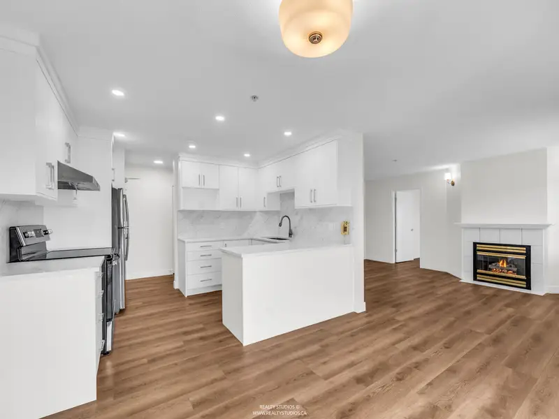 402 12130 80 AVENUE - photo 4 of 25