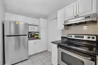 215 7151 121 STREET - thumbnail 12