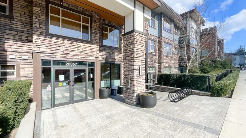 204 20367 85 AVENUE - photo 1 of 23