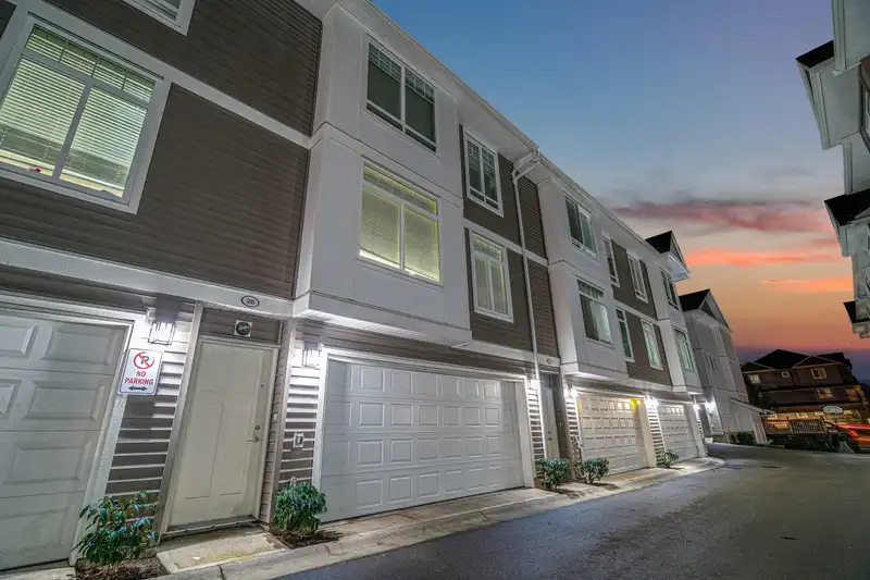 26 11267 133 STREET - photo 2 of 31