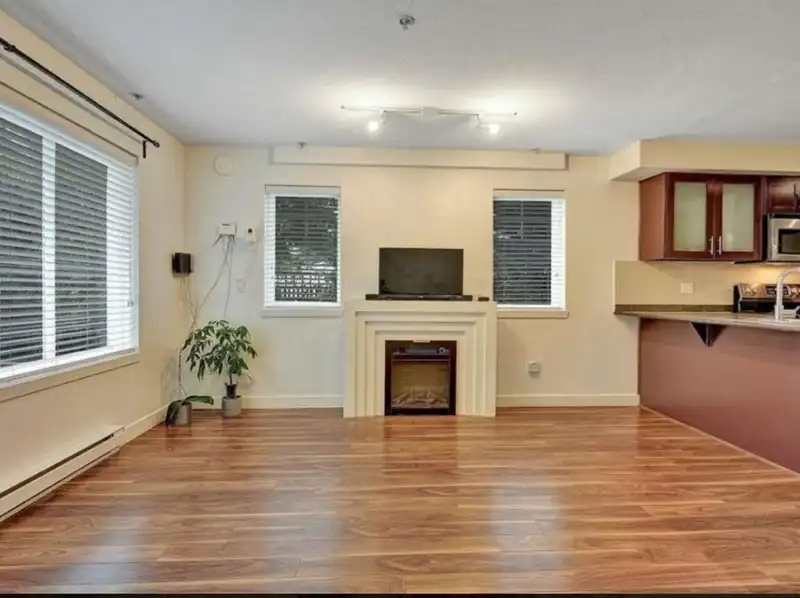 125 13958 108 AVENUE - photo 2 of 10