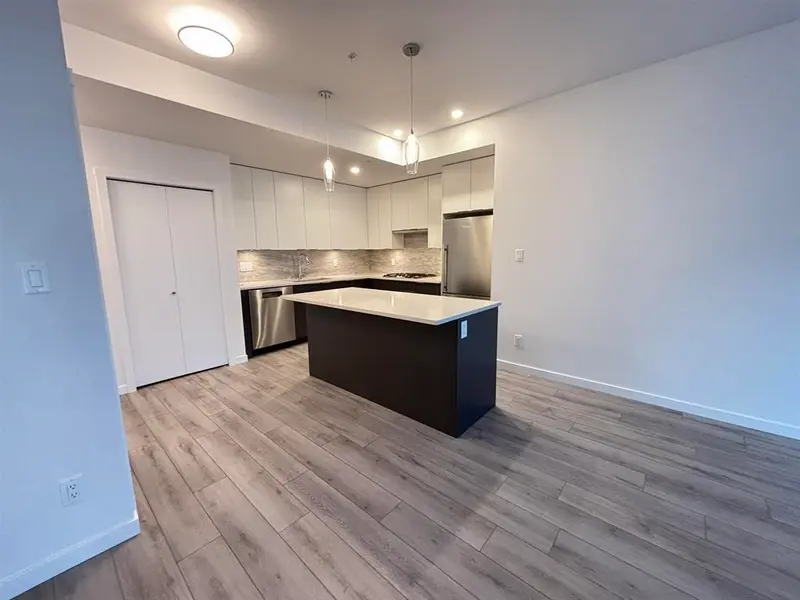 602 11641 227 STREET - photo 3 of 25