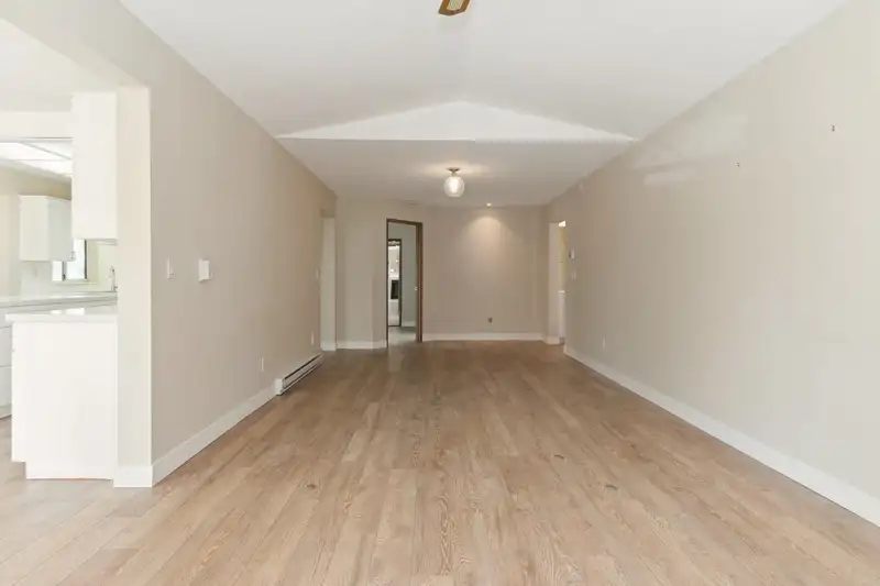 228 7156 121 STREET - photo 4 of 26