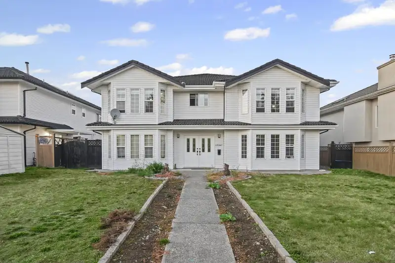 12247 64 AVENUE - photo 2 of 25