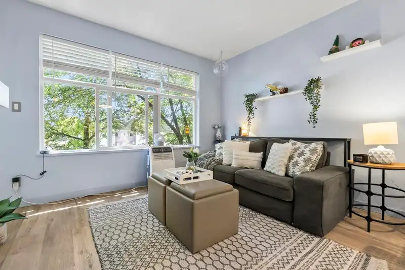 212 14885 105 AVENUE - photo 2 of 32