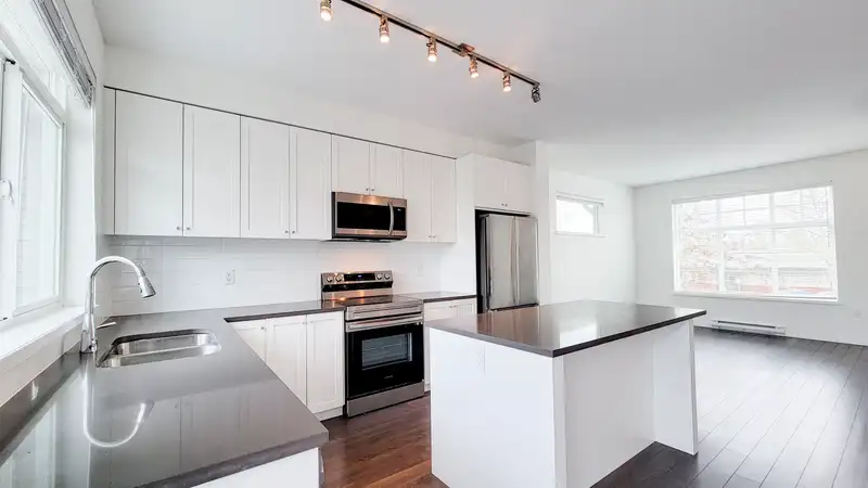 24 15489 99A AVENUE - photo 4 of 40