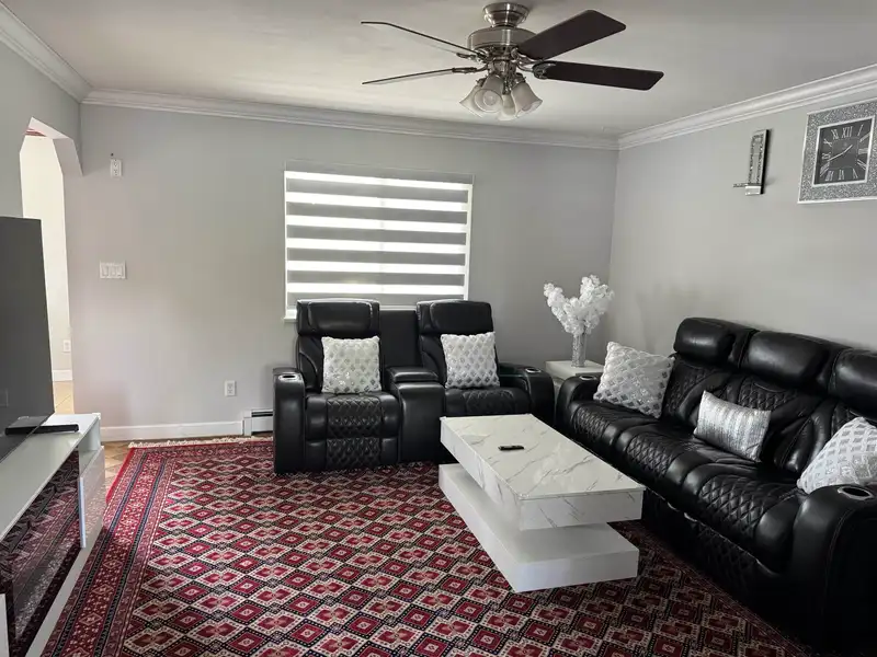 13496 84A AVENUE - photo 4 of 8