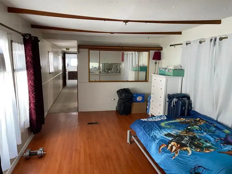 31 8266 KING GEORGE BOULEVARD - photo 4 of 8