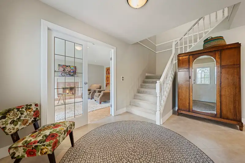 18936 57 AVENUE - photo 3 of 40